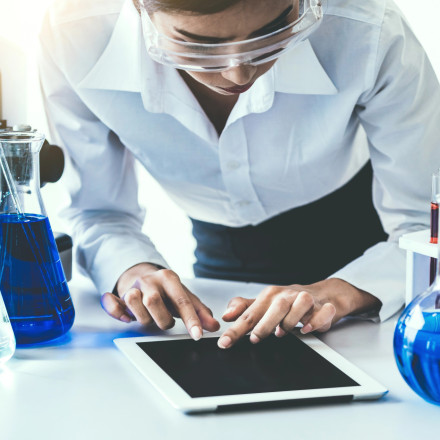 Νέες τεχνολογίες και ΑΙ σε νεκροτομές και ιατροδικαστές μετά τις υποθέσεις Πισπιρίγκου - Μουρτζούκου