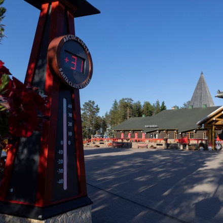 Φινλανδία: Θερμοκρασία ρεκόρ στο Ροβανιέμι - «Ψήθηκε» στους 31 βαθμούς το χωριό του Άη Βασίλη