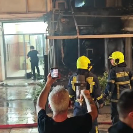 Μεταξουργείο: Σκηνές χάους με φωτιά σε ισόγειο πολυκατοικίας - «Ακούσαμε έναν μεγάλο θόρυβο»