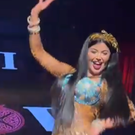 Αίγυπτος: Χυμώδης χορεύτρια της κοιλιάς συνελήφθη για... «ακολασία» - «Είναι τέχνη» απαντά εκείνη