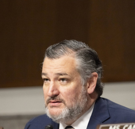 Σάλος με γερουσιαστή του Τέξας: Έβγαζε φωτογραφίες στον Παρθενώνα, ενώ η περιοχή «πνιγόταν» Σάλος με γερουσιαστή του Τέξας: Έβγαζε φωτογραφίες στον Παρθενώνα, ενώ η περιοχή «πνιγόταν»