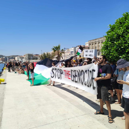Στην Κύπρο το κρουαζιερόπλοιο με τους Ισραηλινούς μετά το «μπλόκο» στη Σύρο - Οργή Γεωργιάδη