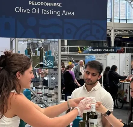 Η Πελοπόννησος στο National Geographic Traveller Food Festival 2025: Ένα ταξίδι γεύσεων στο Λονδίνο Η Πελοπόννησος στο National Geographic Traveller Food Festival 2025: Ένα ταξίδι γεύσεων στο Λονδίνο