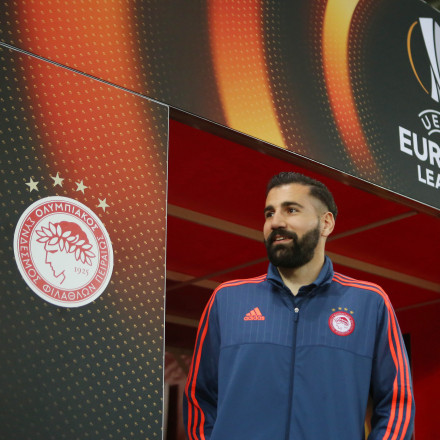 Ο Σιόβας επιστρέφει στον Ολυμπιακό: Νέος ρόλος στην Β' Ομάδα με τον Βαλμπουενά ως «πυλώνες»