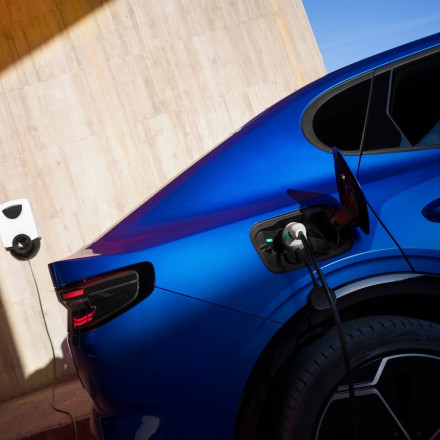 Κινούμαι Ηλεκτρικά: Αύξηση προϋπολογισμού στα 60 εκατ. ευρώ και παράταση αιτήσεων