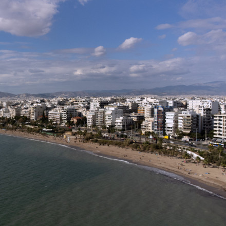Ψάχνουν τις απαντήσεις στον ανατριχιαστικό γρίφο με το νεκρό κοριτσάκι στο Παλαιό Φάληρο