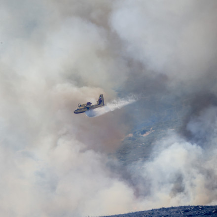 Φωτιά στα Γρεβενά: Εκκενώθηκε καταφύγιο με 55 παιδιά - Ενισχύονται συνεχώς οι δυνάμεις