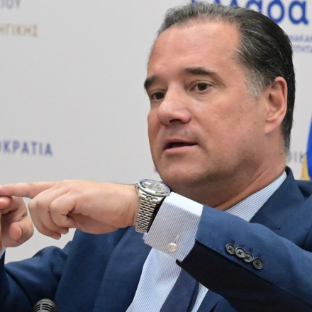 Γεωργιάδης: «Βραχιολάκι» και παρεμβάσεις στα Τμήματα Επειγόντων μείωσαν την αναμονή