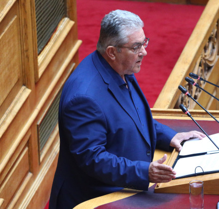 Έκτακτη Διάσκεψη των Προέδρων ζητά ο Κουτσούμπας: Δεν αναγνωρίζουμε τη χθεσινή ψηφοφορία Έκτακτη Διάσκεψη των Προέδρων ζητά ο Κουτσούμπας: Δεν αναγνωρίζουμε τη χθεσινή ψηφοφορία