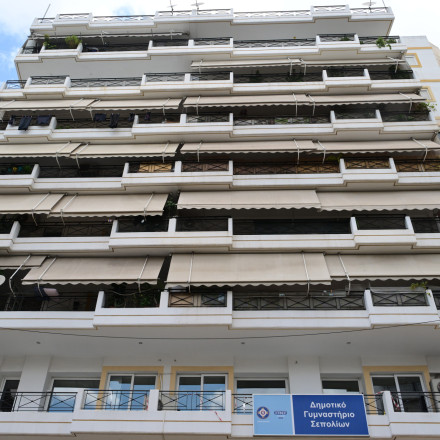 Παλαιό Φάληρο: Σε αυτό το σπίτι βρέθηκε η Αλγερινή μάνα- Δύο μέρες πριν το είχαν «κυκλώσει» οι Αρχές