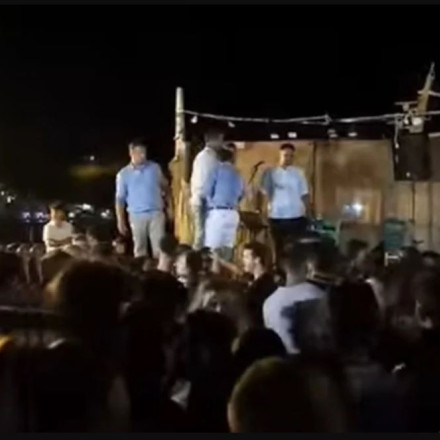 Επεσε ξύλο σε πανηγύρι στην Αμοργό- φώναζαν για την Παλαιστίνη έκοψαν το ρεύμα