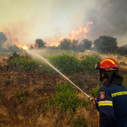 Νέο 112 στην Εύβοια - Περιορίστηκε το πύρινο μέτωπο στα Κύθηρα, «στάχτη» πανέμορφο δάσος