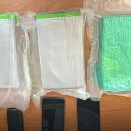 Χειροπέδες σε 46χρονο για εισαγωγή και μεταφορά 5,7 κιλών κοκαΐνης