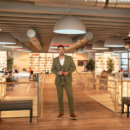 Κώστας Τσουρός: «Το ’χει» στον ΣΚΑΪ - Η επίσημη ανακοίνωση του σταθμού