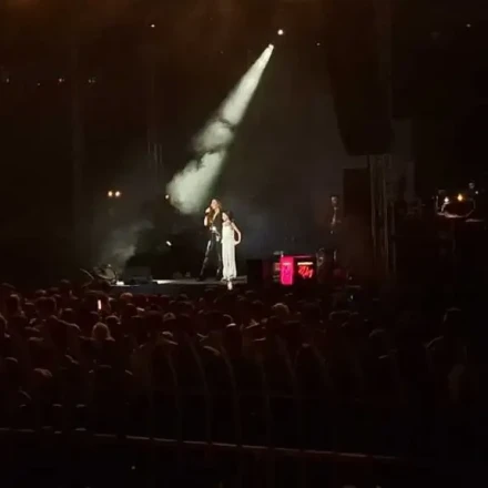 Άργος. Μια παιδική ψυχή στη σκηνή: Η Βανδή, η Βαλάντα και μια αγκαλιά (Video)