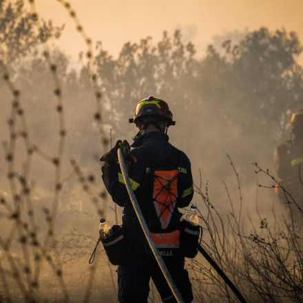 Φωτιές: Σε πορτοκαλί συναγερμό η μισή χώρα την Δευτέρα (11/8) - Επίμονοι άνεμοι αυξάνουν τον κίνδυνο