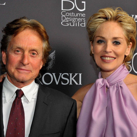 Σάρον Στόουν σε Μάικλ Ντάγκλας: «Θες να λύσουμε τις διαφορές μας έξω;»