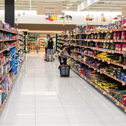 Σούπερ Μάρκετ: Αύξηση 1,84% στις τιμές τον Ιούλιο - Πήραν την «ανηφόρα» κρέας, σνακ και φρούτα