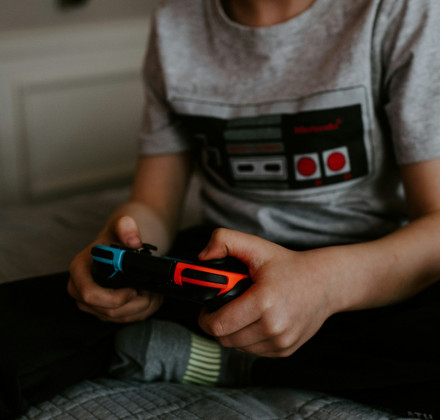 Τα video games αυξάνουν την ευφυΐα των παιδιών - Η τηλεόραση και το YouTube όχι, λέει μελέτη Τα video games αυξάνουν την ευφυΐα των παιδιών - Η τηλεόραση και το YouTube όχι, λέει μελέτη