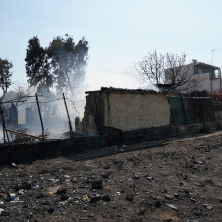 Τραγωδία στην Κερατέα: Ένας νεκρός από τη φωτιά στο Τογάνι - Φωτογραφίες από το σημείο