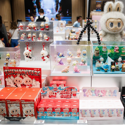 Κλέφτες με αδυναμία στις... κούκλες Labubu: «Λάφυρα» χιλιάδων δολαρίων στο Λος Άντζελες