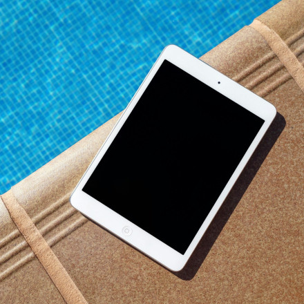 Πώς να μετατρέψεις το tablet σου στον απόλυτο σύντροφο διακοπών