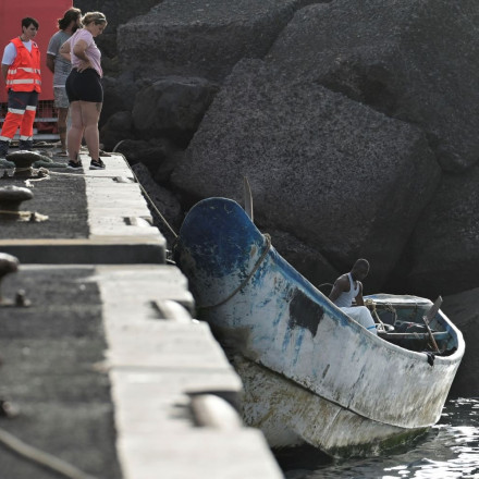 Δεκάδες νεκροί μετανάστες μετά από ναυάγιο στις ακτές της Υεμένης Δεκάδες νεκροί μετανάστες μετά από ναυάγιο στις ακτές της Υεμένης