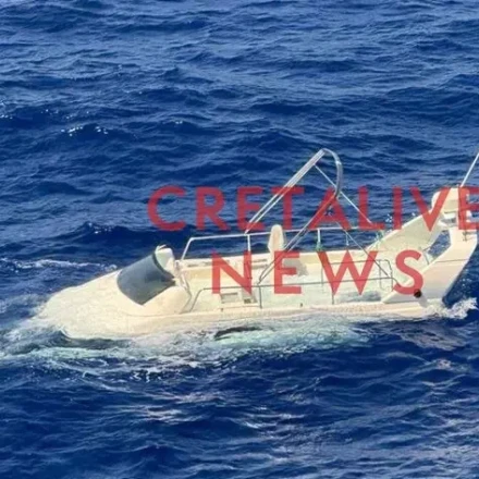 Σκάφος γνωστού ποινικολόγου προσάραξε σε ξέρα στη Σαντορίνη - Τραυματίστηκε η σύζυγός του