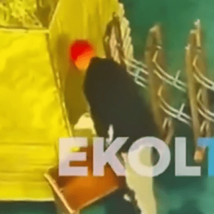 Απόπειρα εμπρησμού στην Αγιά Σοφιά – Βίντεο ντοκουμέντο με άνδρα να βάζει φωτιά Απόπειρα εμπρησμού στην Αγιά Σοφιά – Βίντεο ντοκουμέντο με άνδρα να βάζει φωτιά