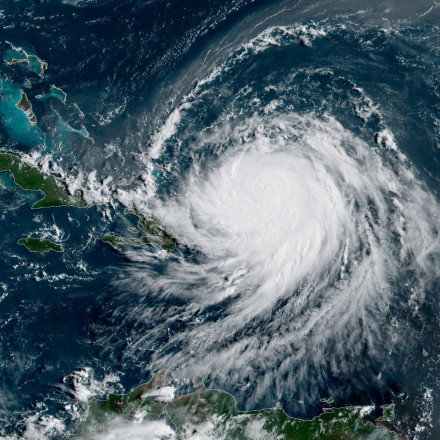 Ο τυφώνας Έριν «φουσκώνει» ξανά – Σε κατάσταση έκτακτης ανάγκης περιοχές της Βόρειας Καρολίνας