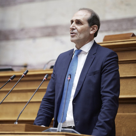 Κηδεία Απόστολου Βεσυρόπουλου: Το τελευταίο αντίο στον «Ψηλό» – Η επιθυμία της οικογένειας