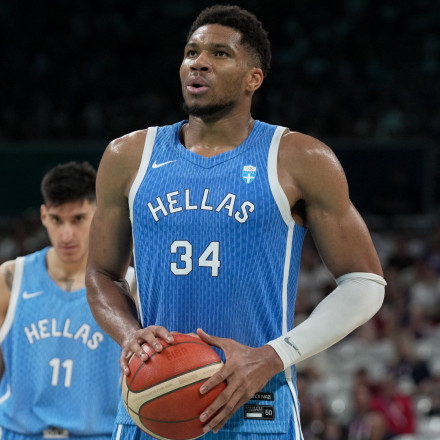 Το κάλεσμα του Γιάννη Αντετοκούνμπο στους φιλάθλους για την αναμέτρηση με τη Λετονία (vid)