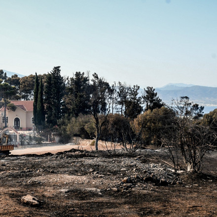 Πώς θα επιστρέψετε με ασφάλεια σε πυρόπληκτες περιοχές και κατοικίες - Οδηγίες του Υπουργείου Υγείας