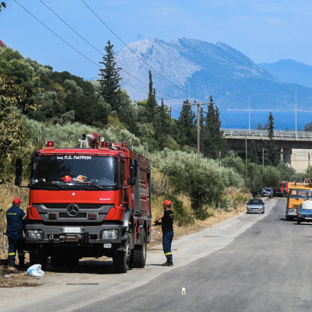 Αδιανόητο: Άρπαξε εξοπλισμό των πυροσβεστών και «μπλόκαρε» την κατάσβεση στον Μπάλα Αχαΐας