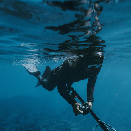 Χαλκιδική:  Μεγάλη επιχείρηση για τον εντοπισμό 12χρονου και 20χρονου που πήγαν για ψαροτούφεκο