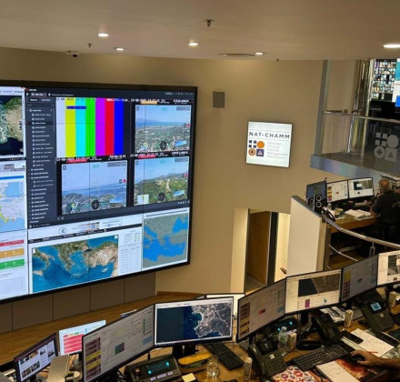 Στα άδυτα του War Room της Πολιτικής Προστασίας - Βήμα βήμα πώς γίνεται η διαχείριση των πυρκαγιών Στα άδυτα του War Room της Πολιτικής Προστασίας - Βήμα βήμα πώς γίνεται η διαχείριση των πυρκαγιών