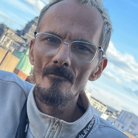 Φρίκη στη Γαλλία: Streamer πέθανε σε live μετάδοση - Έπεφτε θύμα δημόσιας κακοποίησης ως «δοκιμασία»