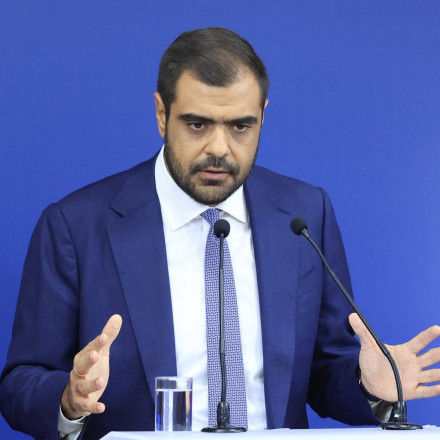 Μαρινάκης: Συνάντηση Μητσοτάκη με αγρότες τη Δευτέρα στις 13:00 – Όρος να μείνουν ανοιχτοί οι δρόμοι