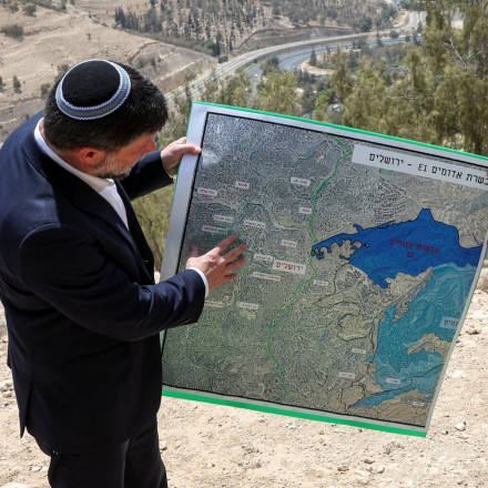 Ο «χάρτης Νετανιάχου» για τη Μέση Ανατολή: Ποια είναι η περιοχή Ε1 που στέλνει τους Παλαιστίνιους