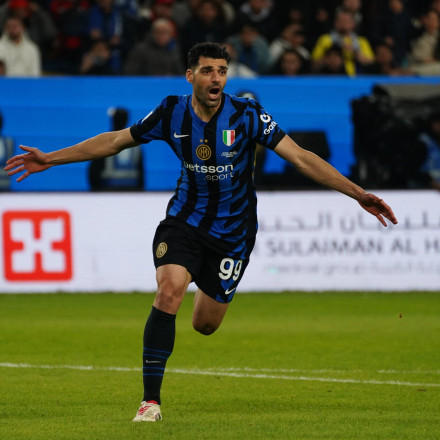 Ο Ολυμπιακός μια ανάσα από Ταρεμί: Πως να πεις «όχι» στον στράικερ με τα 303 γκολ...