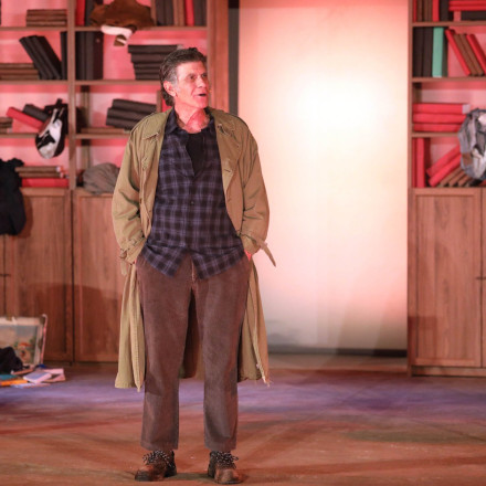 Γιάννης Μπέζος: Όταν λένε στην πρόβα «κουράστηκα» τους λέω «να πάτε στην οικοδομή να ξεκουραστείτε»