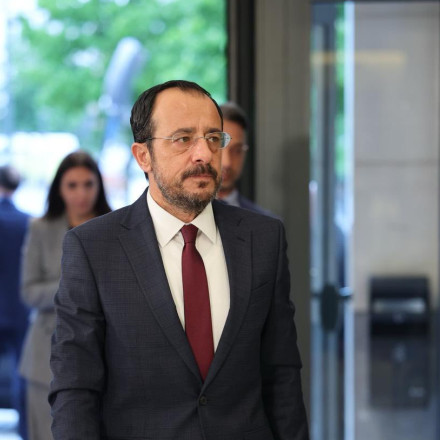 Ποιοι «τορπιλίζουν» το καλώδιο; - Σενάρια ανασχηματισμού στη Λευκωσία και «πόλεμος» συμφερόντων