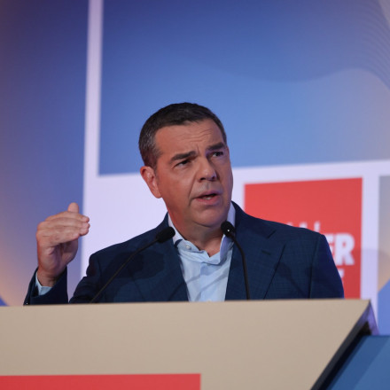 Τσίπρας: Αυτοί είναι οι δείκτες «ντροπής» της χώρας - «Τα ακούει κανείς στο Μέγαρο Μαξίμου;»