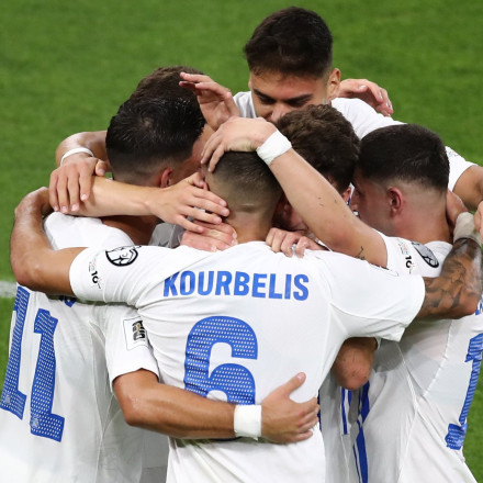 «Ονειρικό» ημίχρονο για την Εθνική: Τέσσερα γκολ και 20 τελικές απέναντι στη Λευκορωσία (vids)