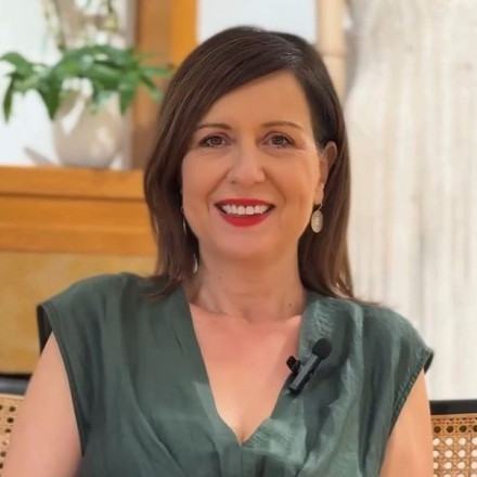 Η σχεδιάστρια Ντενίζ Ελευθερίου αφηγείται στον Flash τις εμπειρίες της στο ατελιέ του Giorgio Armani