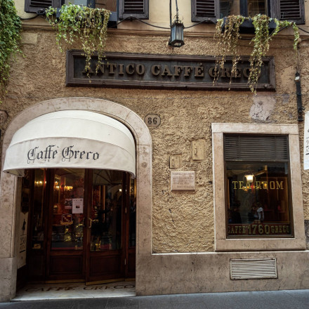 «Antico Caffe Greco»: Κινδυνεύει με έξωση το ιστορικό καφέ της Ρώμης που σύχναζε ο Νίτσε