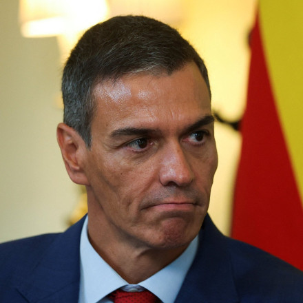 «Παίζεις με τις ζωές εκατομμυρίων» - Το αυστηρό μήνυμα Σάντσεθ στον Τραμπ