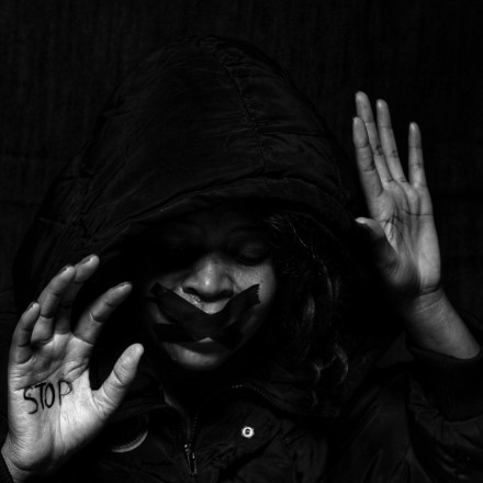 Φρίκη στην Αμφιλοχία: Κατήγγειλε τον σύζυγό της για γενετήσιες πράξεις στην 4χρονη κόρη τους