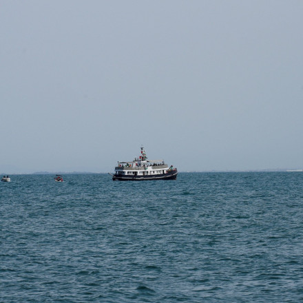 Drone φέρεται να χτύπησε το Familia Madeira που έπλεε για τη Γάζα - Διαψεύδει η Τυνησία