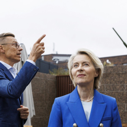 Η ΕΕ θωρακίζει την άμυνά της με δορυφόρους χαμηλής τροχιάς μετά τις ρωσικές παρεμβολές